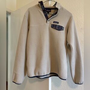 🌿 Patagonia Beige and Navy T-snap Fleece Sweater